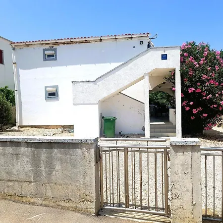 Apartment Babic 50 Meters From The Vir
